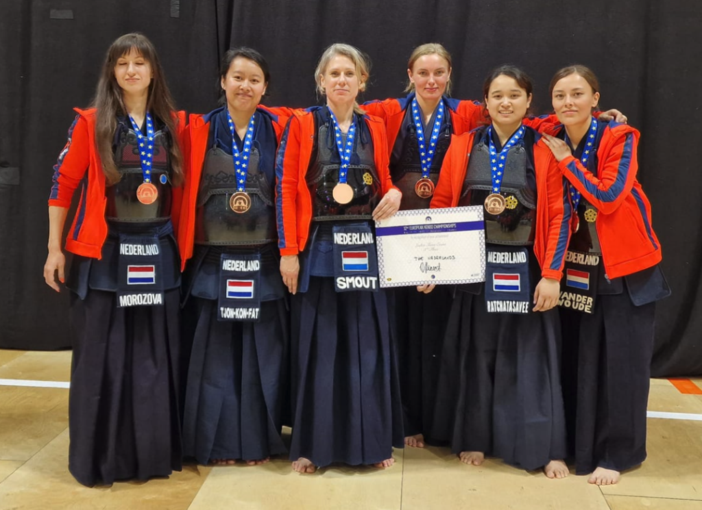 Dames Kendo team behaald brons